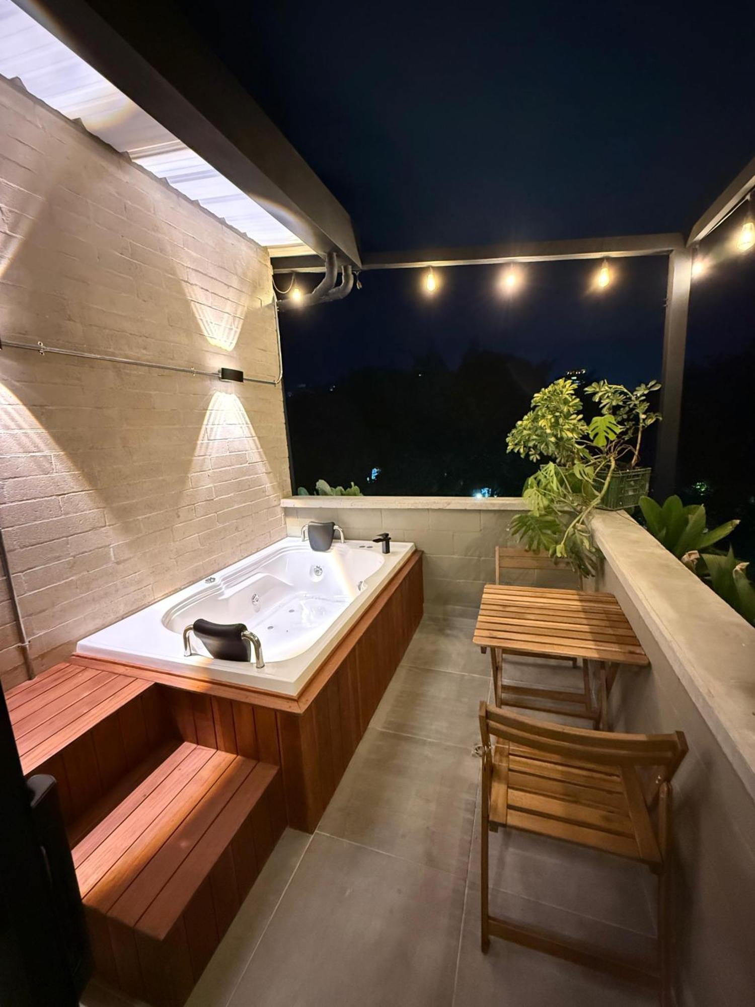 Queen Room Spa Bath